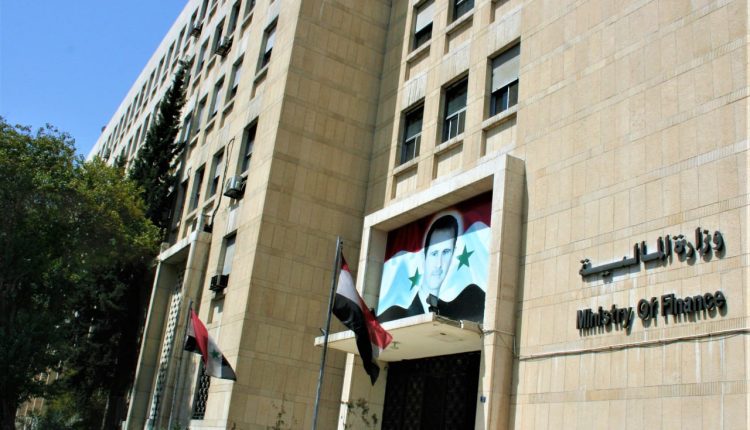 المالية تنفذ المرسوم الرئاسي